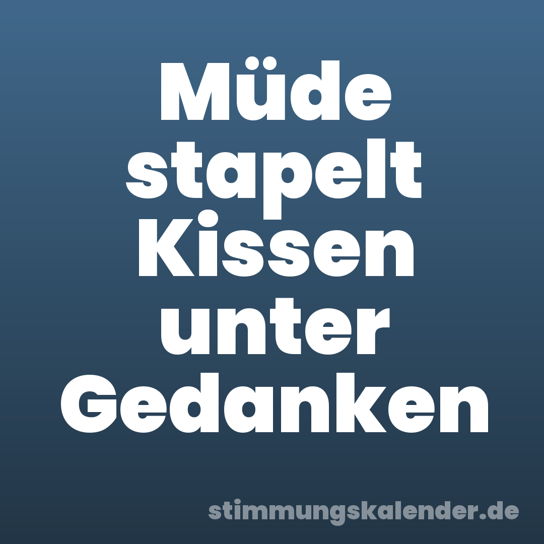 Müde stapelt Kissen unter Gedanken
